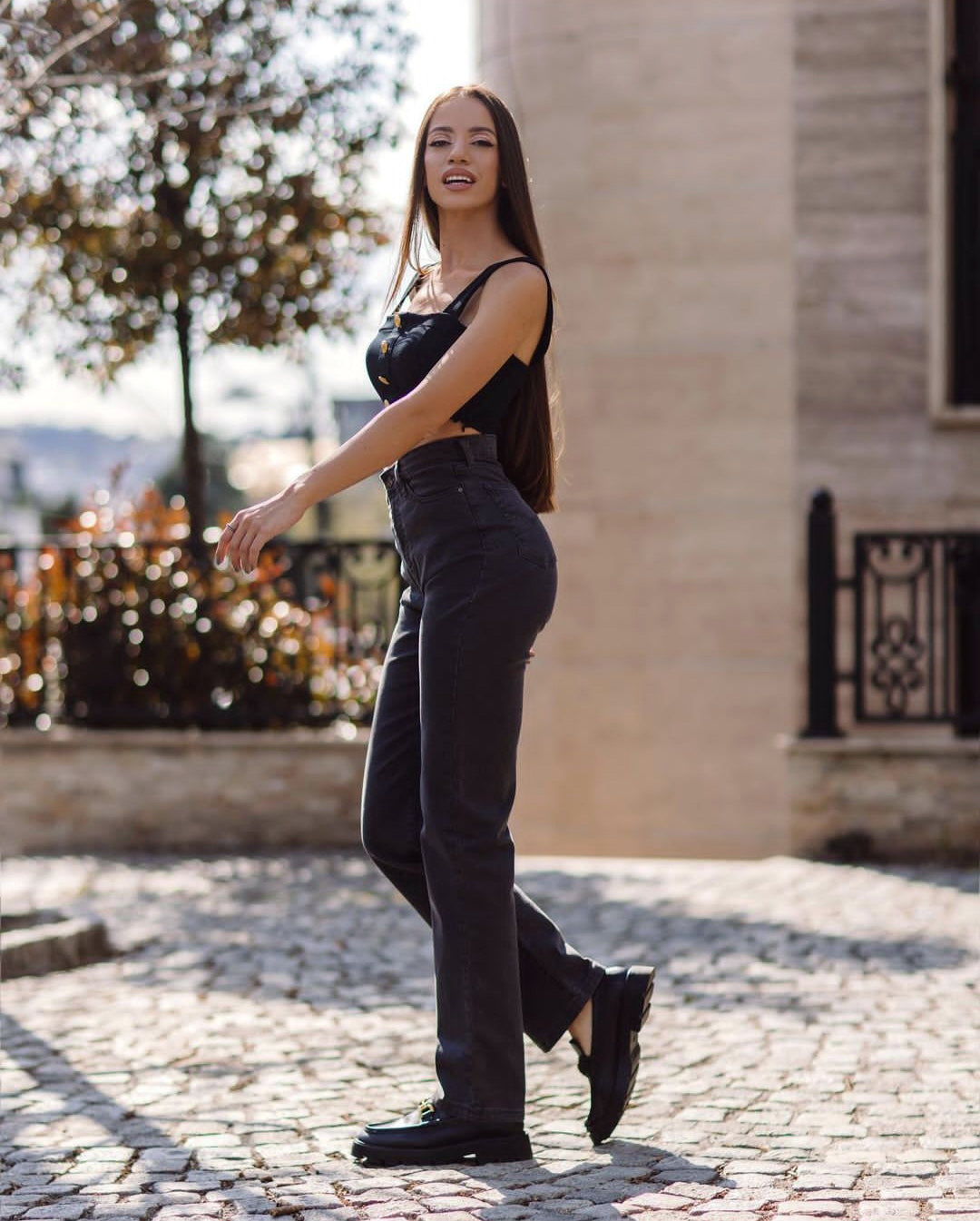 High Waist Straight Leg Jeans In Washed Black